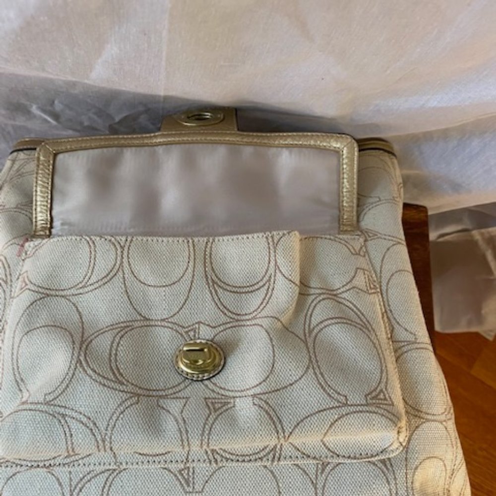 PENELOPE LINEN SIGNATURE TOTE (COACH F19266) - Picture 7 of 8